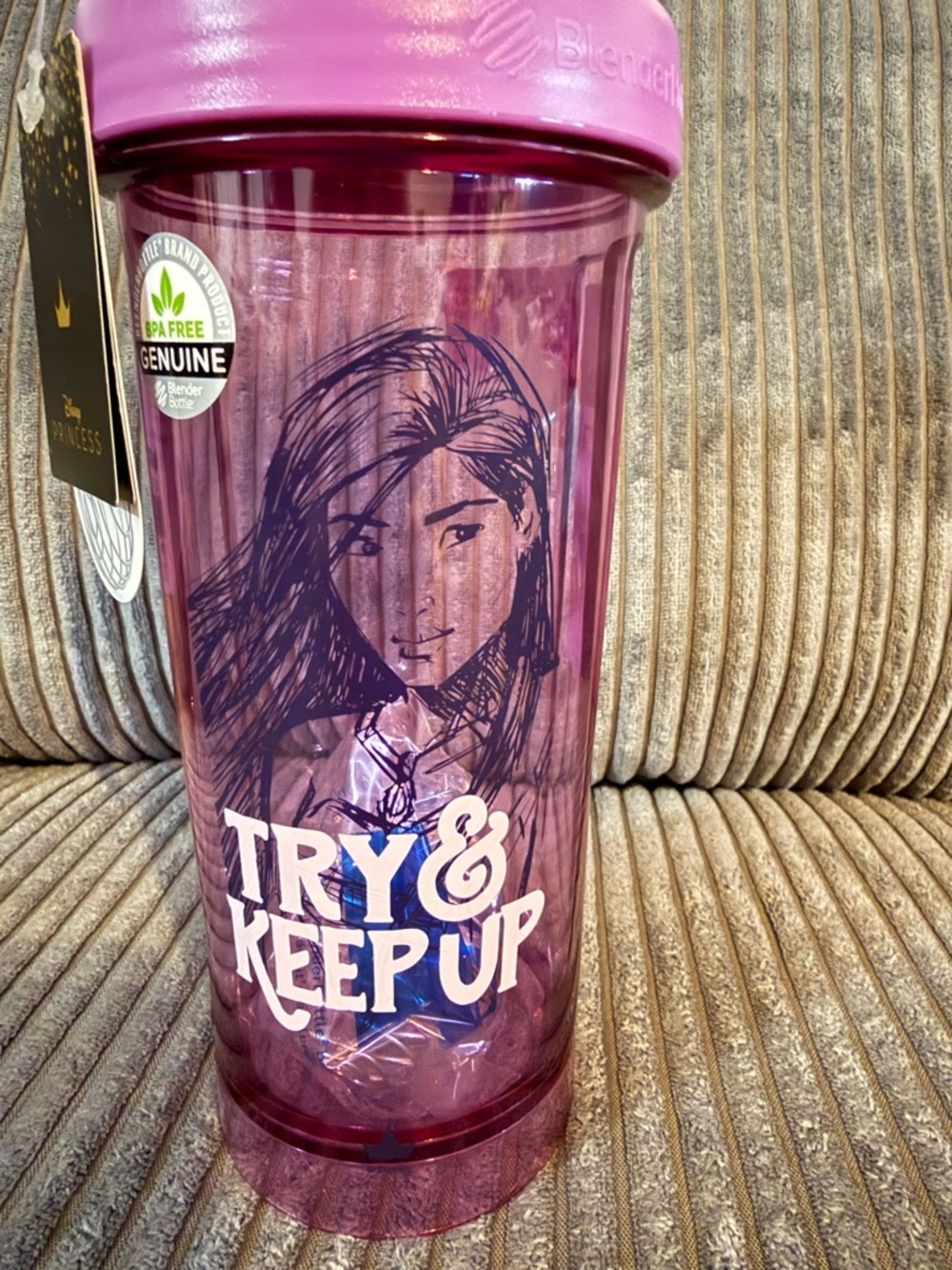 Disney Princess Pocahontas “TRY & KEEP UP” Purple 28 Oz Blender Bottle- NWT - Picture 2 of 5
